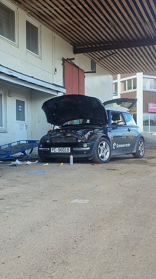 MINI Cooper 3 of 5