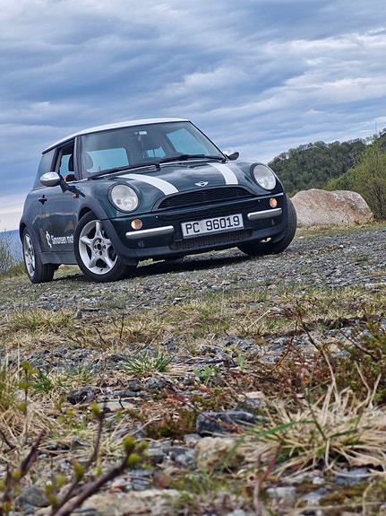 MINI Cooper 2 of 5