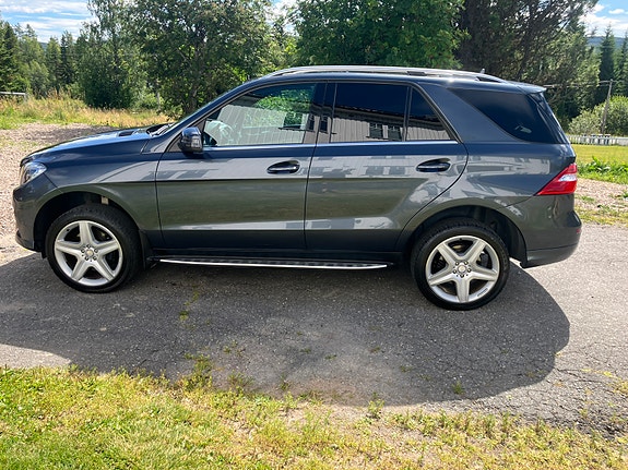 Mercedes-Benz ML250 9 of 21