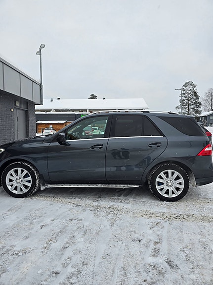 Mercedes-Benz ML250 14 of 21