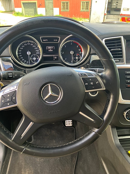 Mercedes-Benz ML250 21 of 21