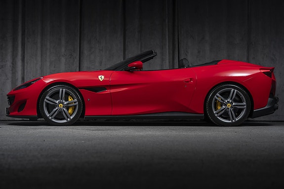 Ferrari Portofino 2 of 30