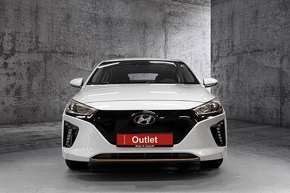 Hyundai IONIQ 2 of 5