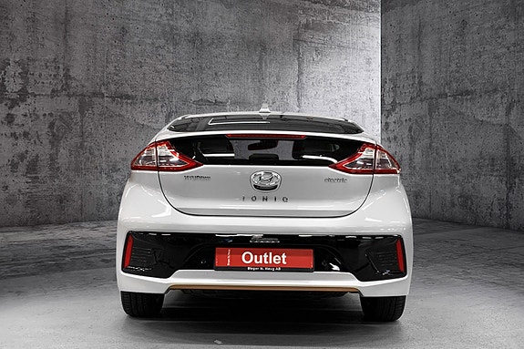 Hyundai IONIQ 3 of 5