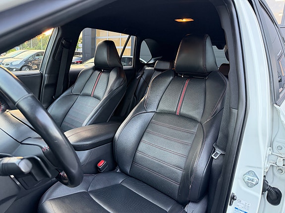 Toyota RAV4 22 of 30