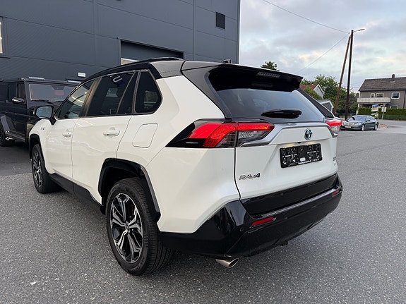 Toyota RAV4 10 of 30