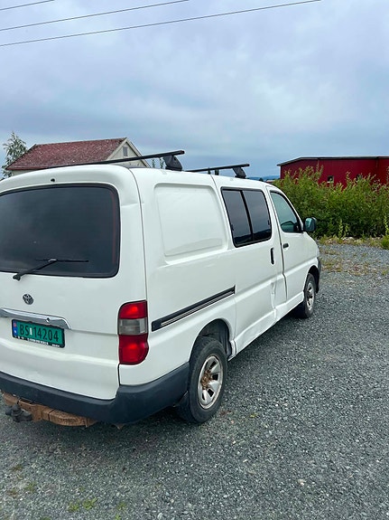 Toyota HiAce 5 of 5