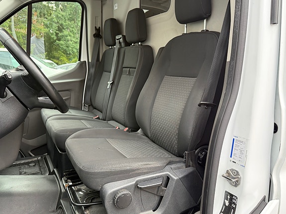 Ford Transit 13 of 19