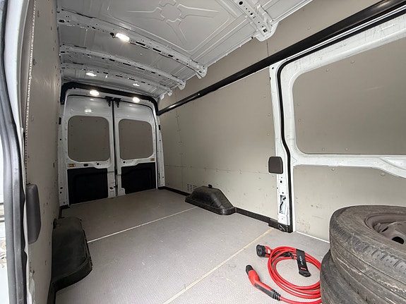 Ford Transit 11 of 19