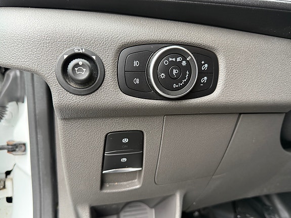 Ford Transit 17 of 19