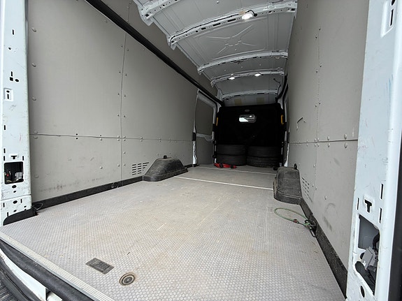 Ford Transit 10 of 19