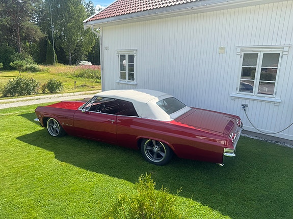 Chevrolet Impala 3 of 5