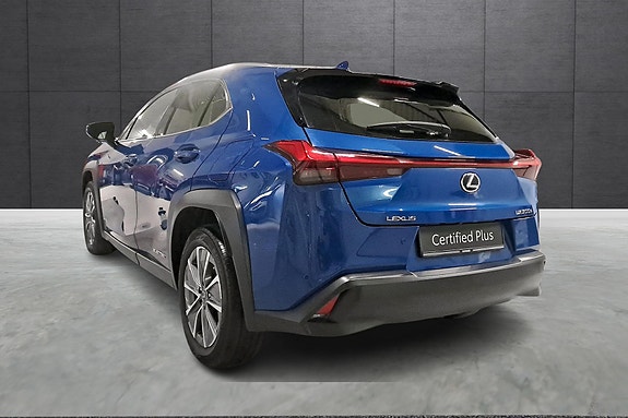 Lexus UX300e 3 of 30