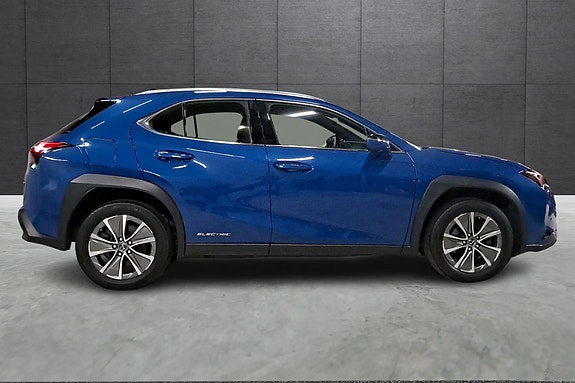 Lexus UX300e 6 of 30