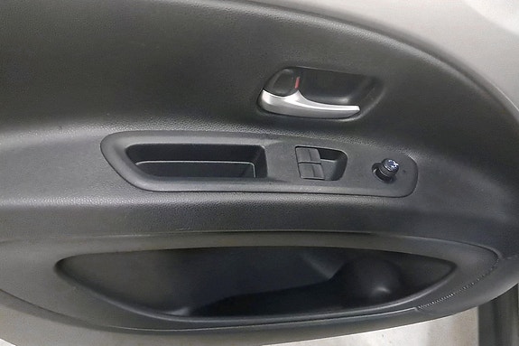 Toyota Aygo X 27 of 30