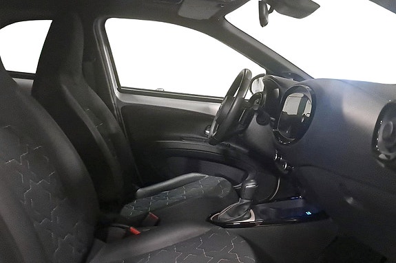 Toyota Aygo X 16 of 30