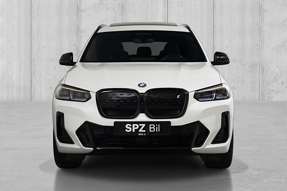 BMW iX3 3 of 5
