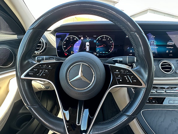 Mercedes-Benz E-Klasse 19 of 24