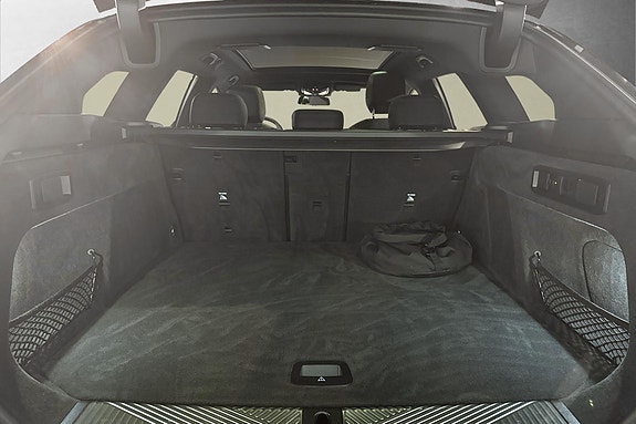 BMW i5 14 of 16