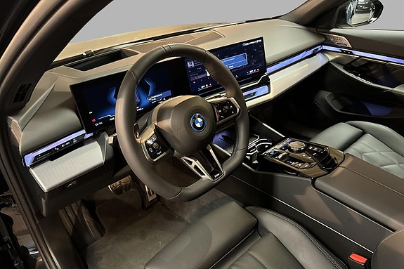 BMW i5 6 of 16