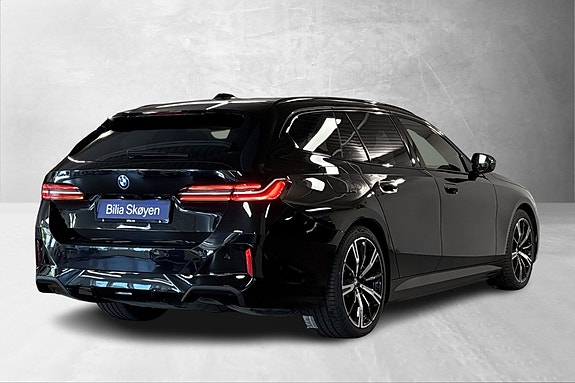 BMW i5 4 of 16