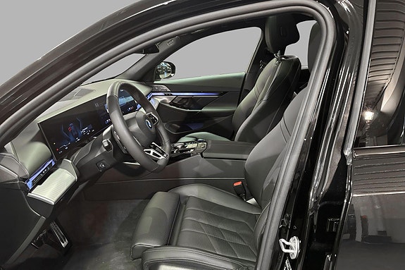BMW i5 5 of 16