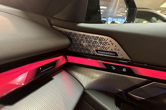 BMW i5 12 of 16