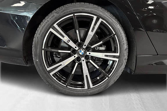 BMW i5 15 of 16