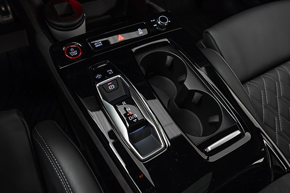 Audi SQ6 e-tron 18 of 30