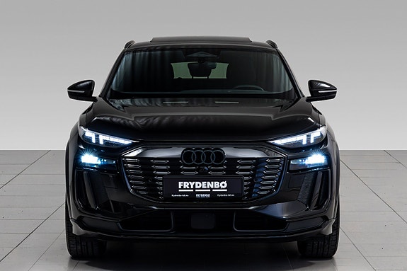 Audi SQ6 e-tron 3 of 30