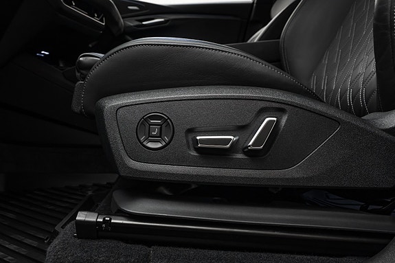 Audi SQ6 e-tron 17 of 30