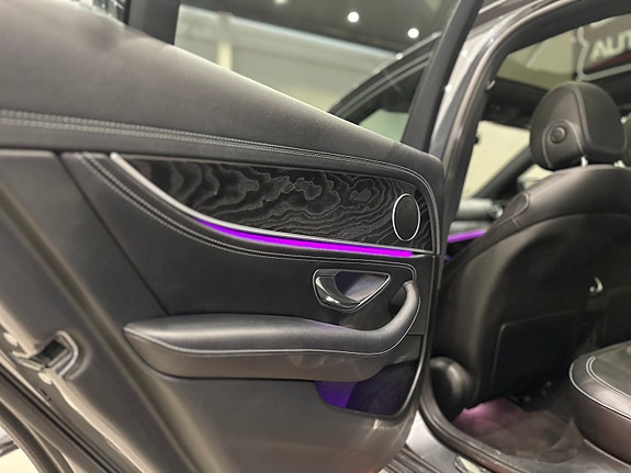 Mercedes-Benz E-Klasse 19 of 30
