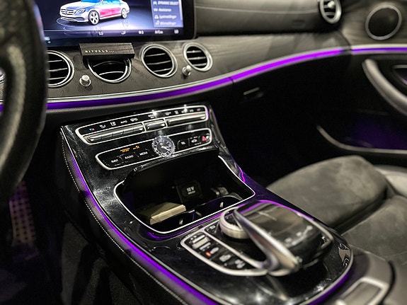 Mercedes-Benz E-Klasse 25 of 30