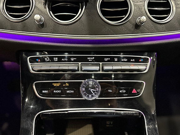 Mercedes-Benz E-Klasse 26 of 30