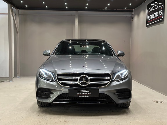 Mercedes-Benz E-Klasse 2 of 30