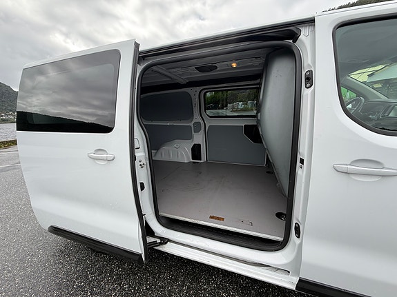 Opel Vivaro 22 of 23