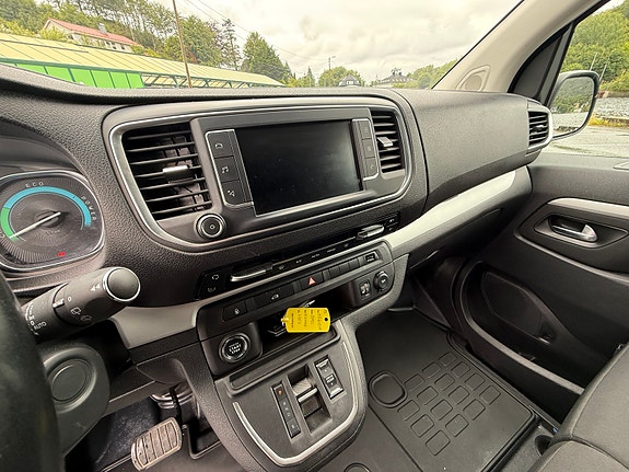 Opel Vivaro 14 of 23