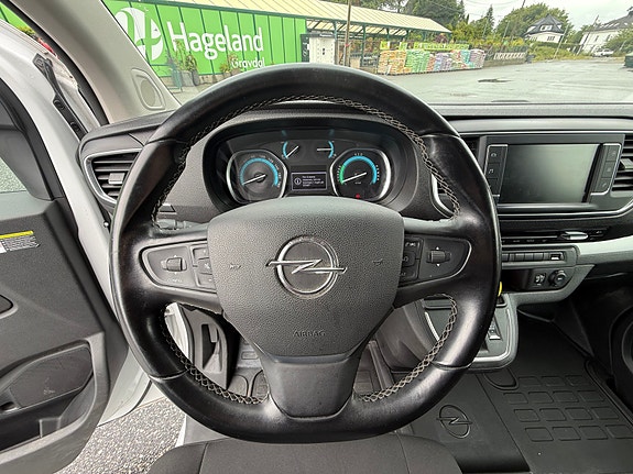 Opel Vivaro 11 of 23