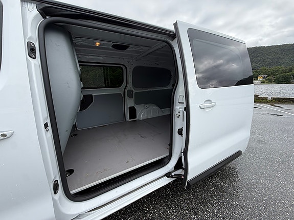 Opel Vivaro 21 of 23