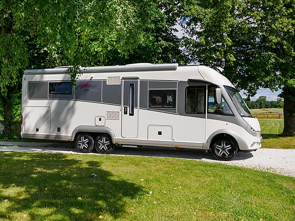 Carthago Chic E-Line I 58 XL Linerclass | UTEN SENKESENG | HYDRAULISKE STØTTEBEN | AC I TAK | AUTOMAT 3 of 30