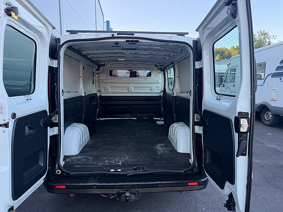Renault Trafic 18 of 24