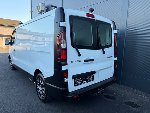 Renault Trafic 10 of 24