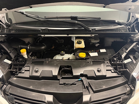 Renault Trafic 24 of 24