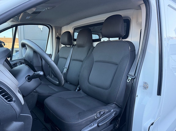 Renault Trafic 13 of 24