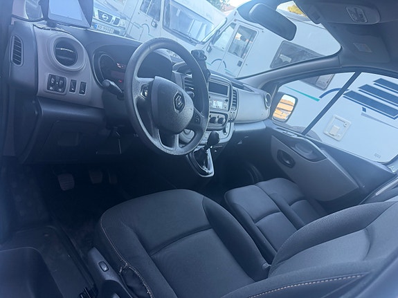 Renault Trafic 19 of 24