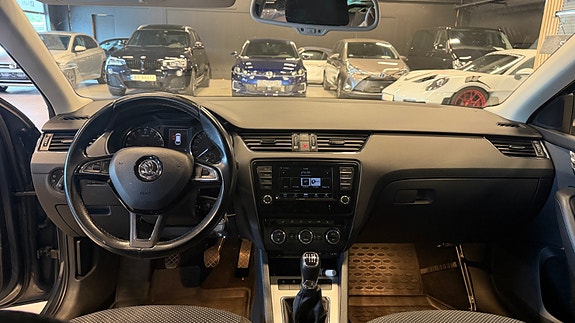 Skoda Octavia 3 of 5