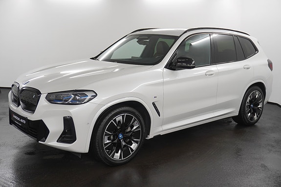 BMW iX3 5 of 5