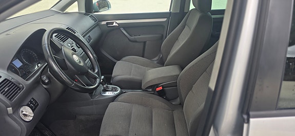 Volkswagen Touran 9 of 18
