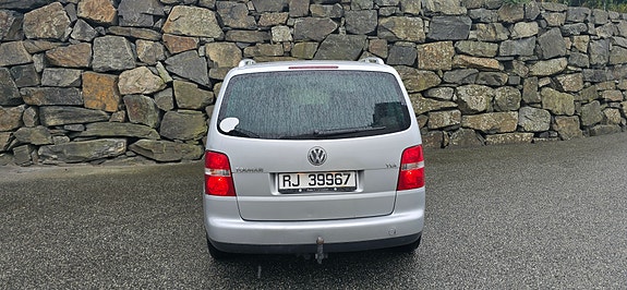 Volkswagen Touran 5 of 5