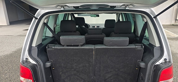 Volkswagen Touran 13 of 18